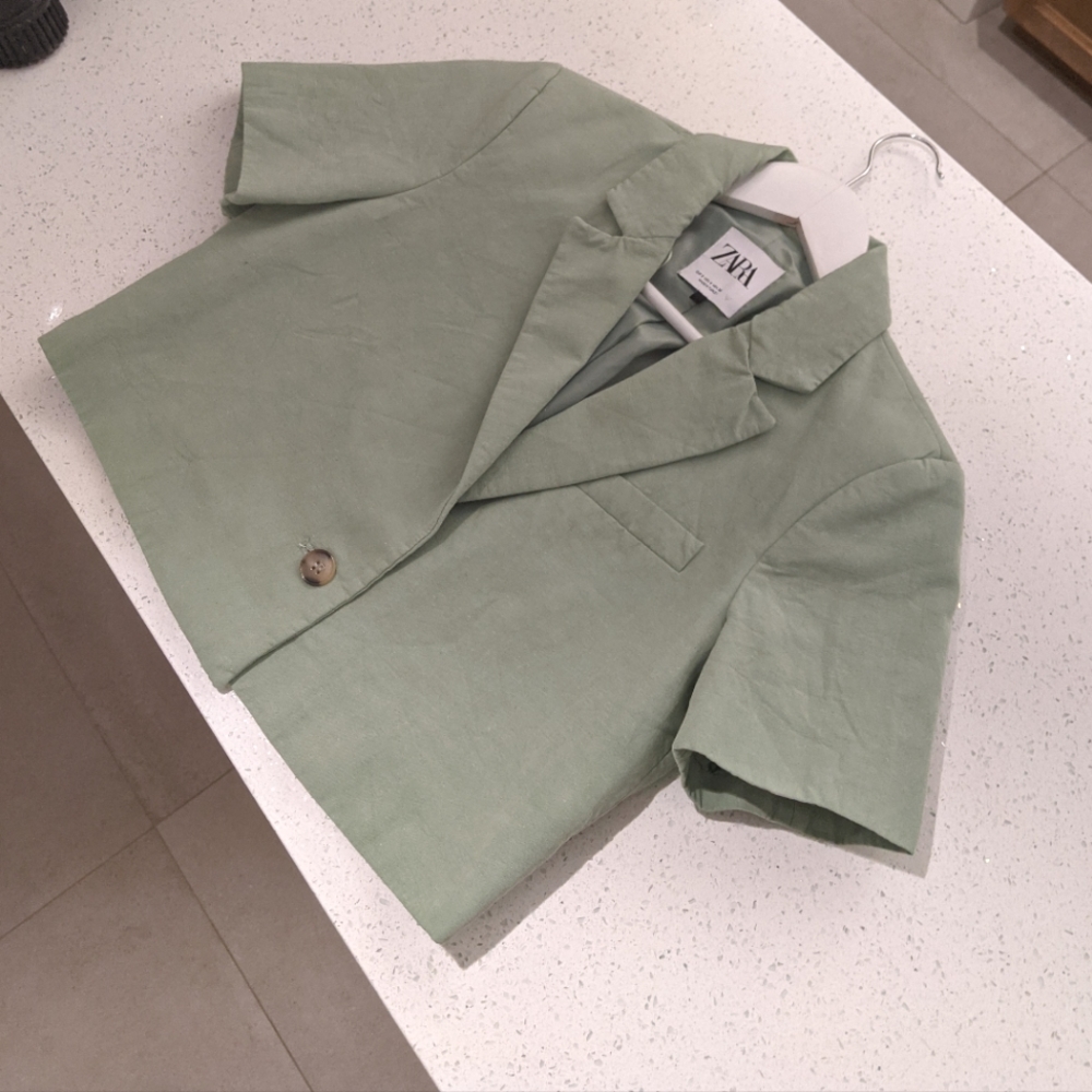Sage green cropped short sleeve blazer